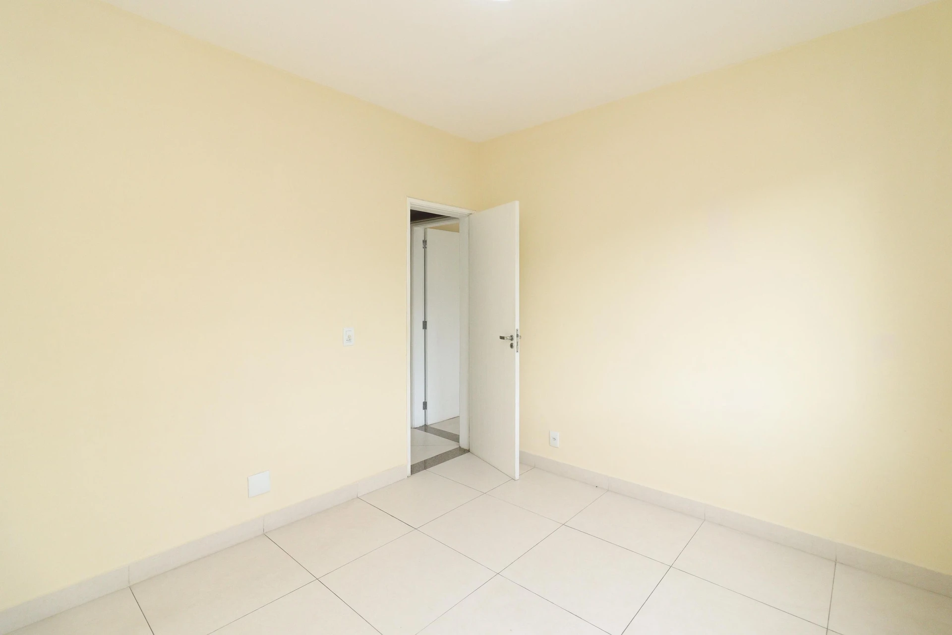 3-bedroom apartment with a mountain view — photo 10