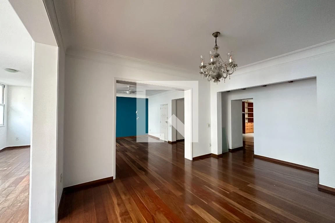 Apartamento com 4 quartos e sala de estar, 3 banheiros — photo 9