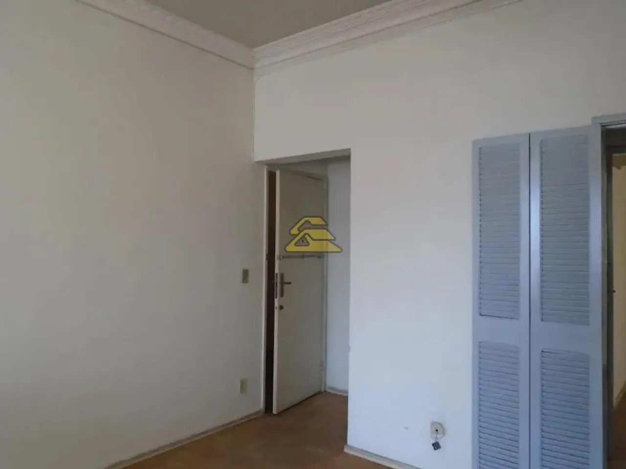 Apartamento de 2 quartos com cozinha separada e fogão a gás — photo 12