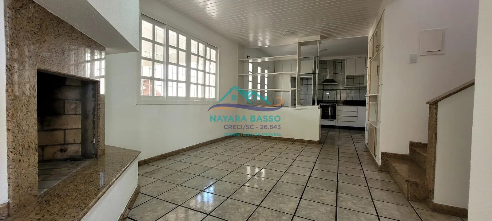4-bedroom house with a connected open-plan kitchen — photo 12