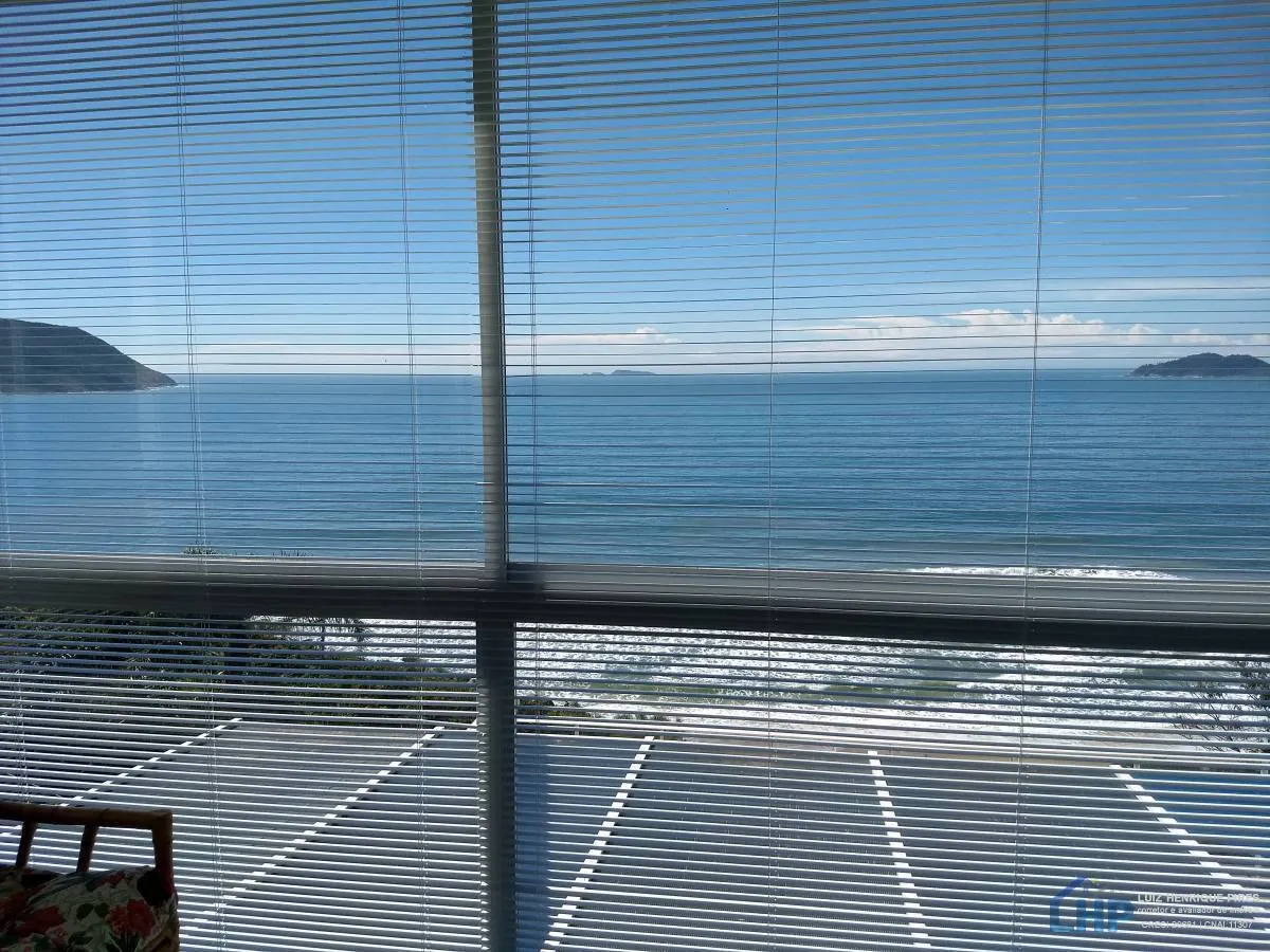 5-bedroom house with a water view in Florianópolis — photo 13