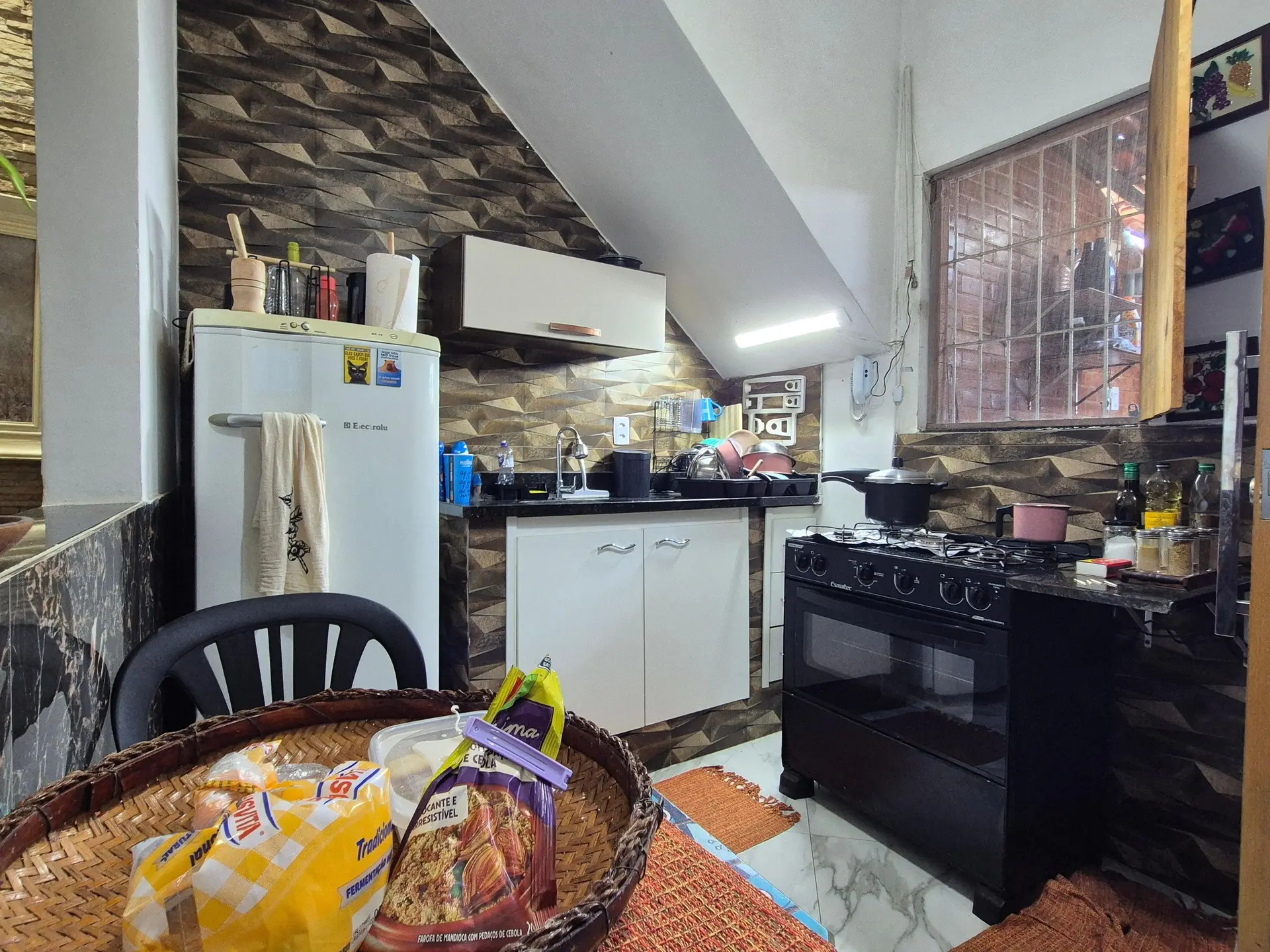 Furnished house with 2 bedrooms, 1 en-suite, no parking — photo 19