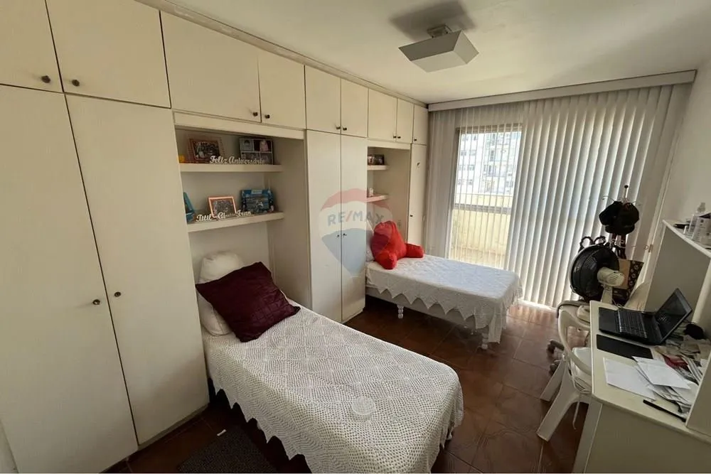 Furnished 4-bedroom apartment with 2 baths and 183 m² — photo 13