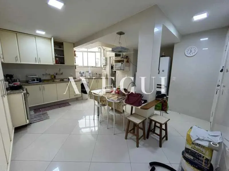Furnished 4-bedroom apartment with a gas stove kitchen — photo 10