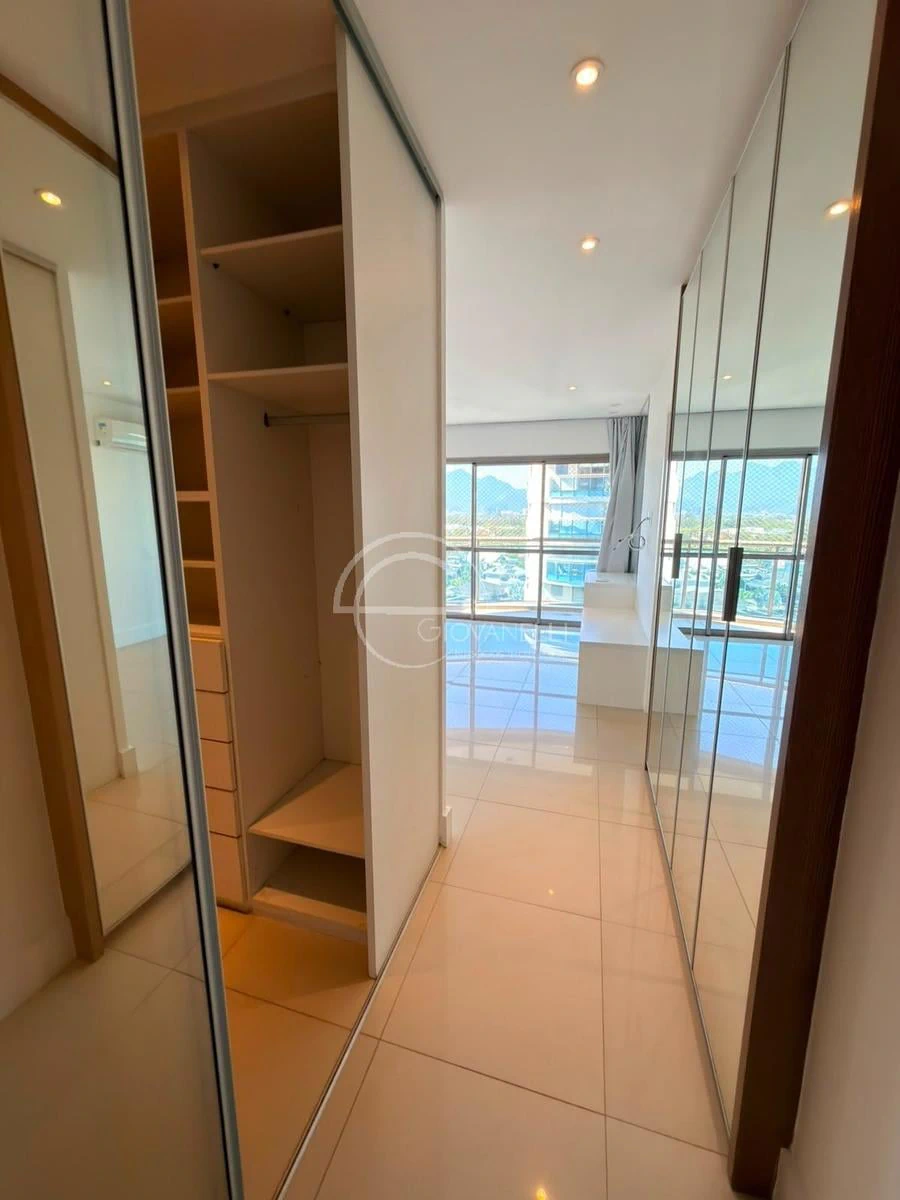 Apartamento de 4 suítes com 233 m² e 3 vagas — photo 2