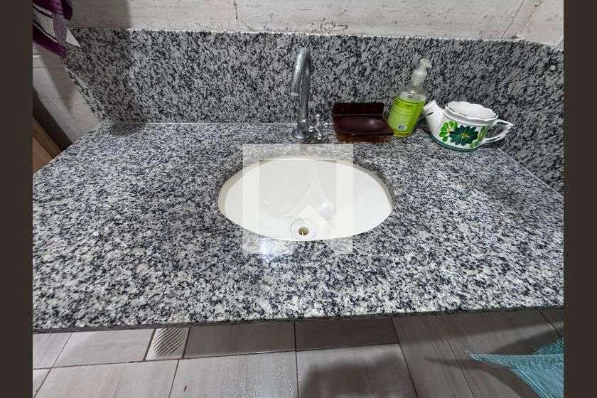Furnished house with gas stove and 2 bedrooms