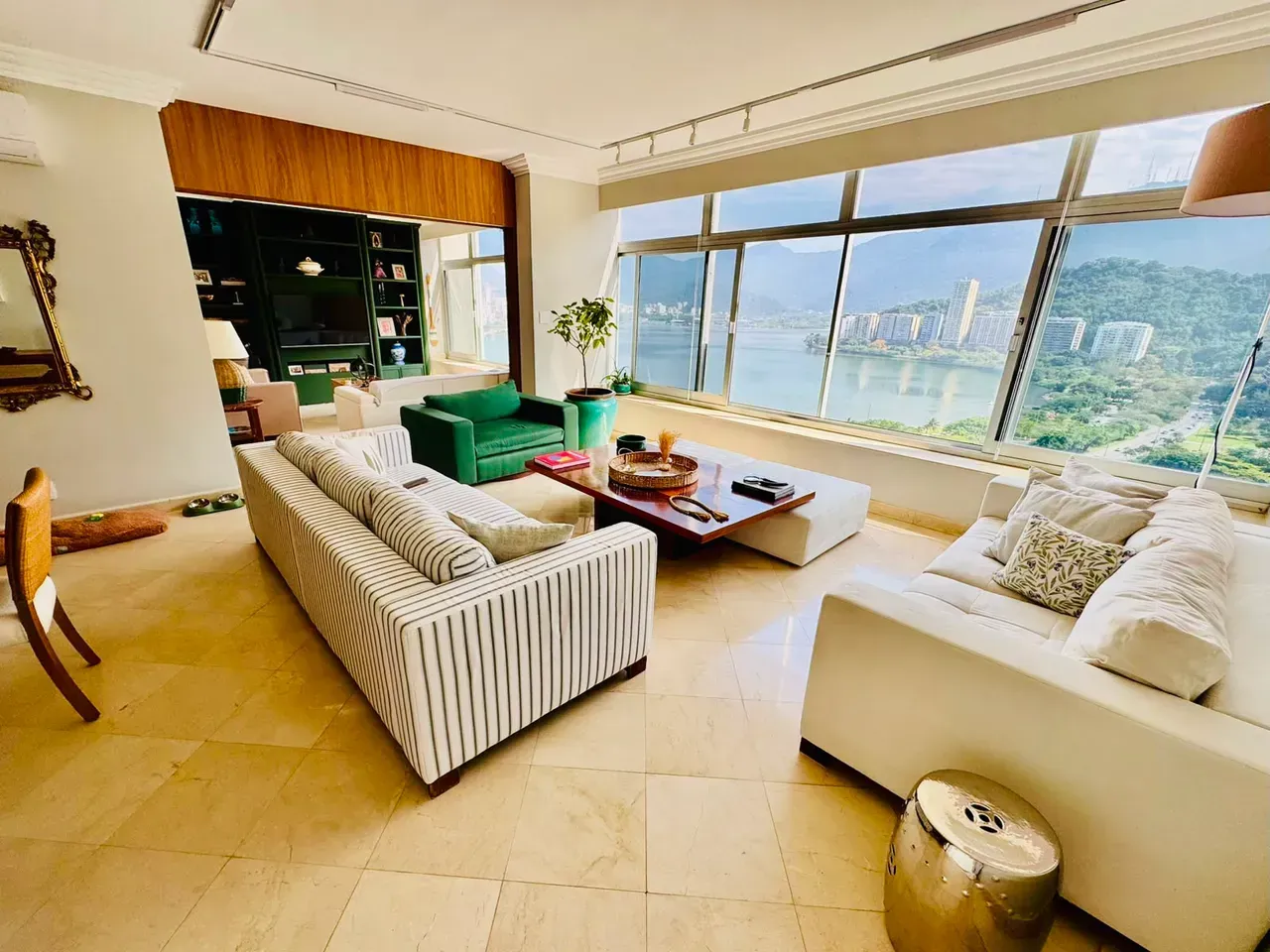 Furnished 3-bedroom apartment with 3 bathrooms — photo 9