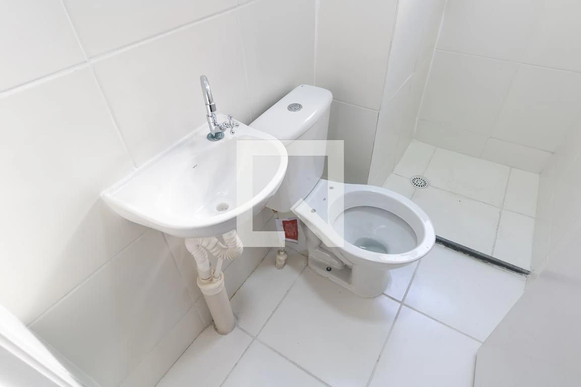 2-bedroom apartment with 1 bathroom and no parking — photo 4