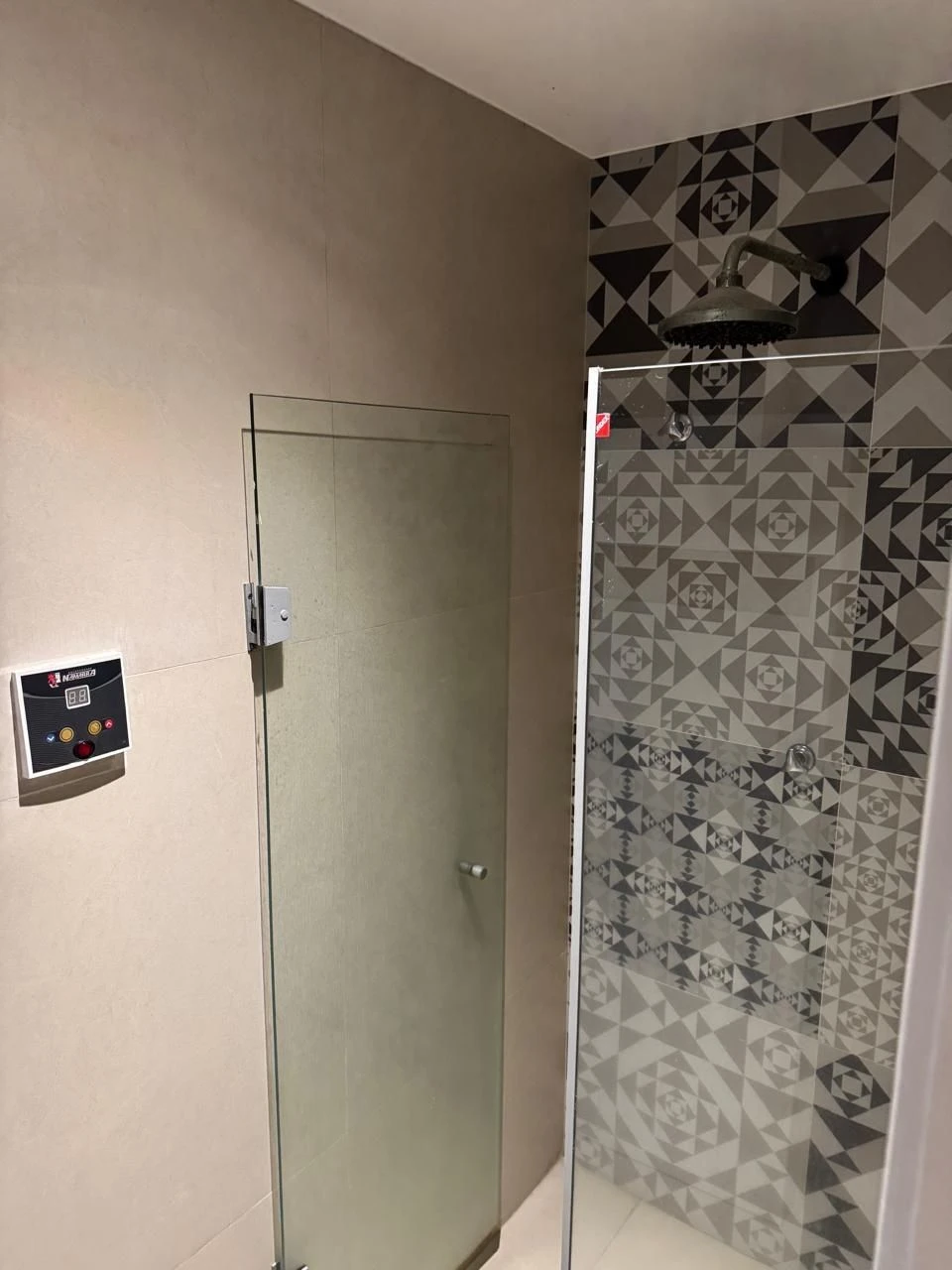 Furnished 1-bedroom apartment with pet-friendly policy — photo 30