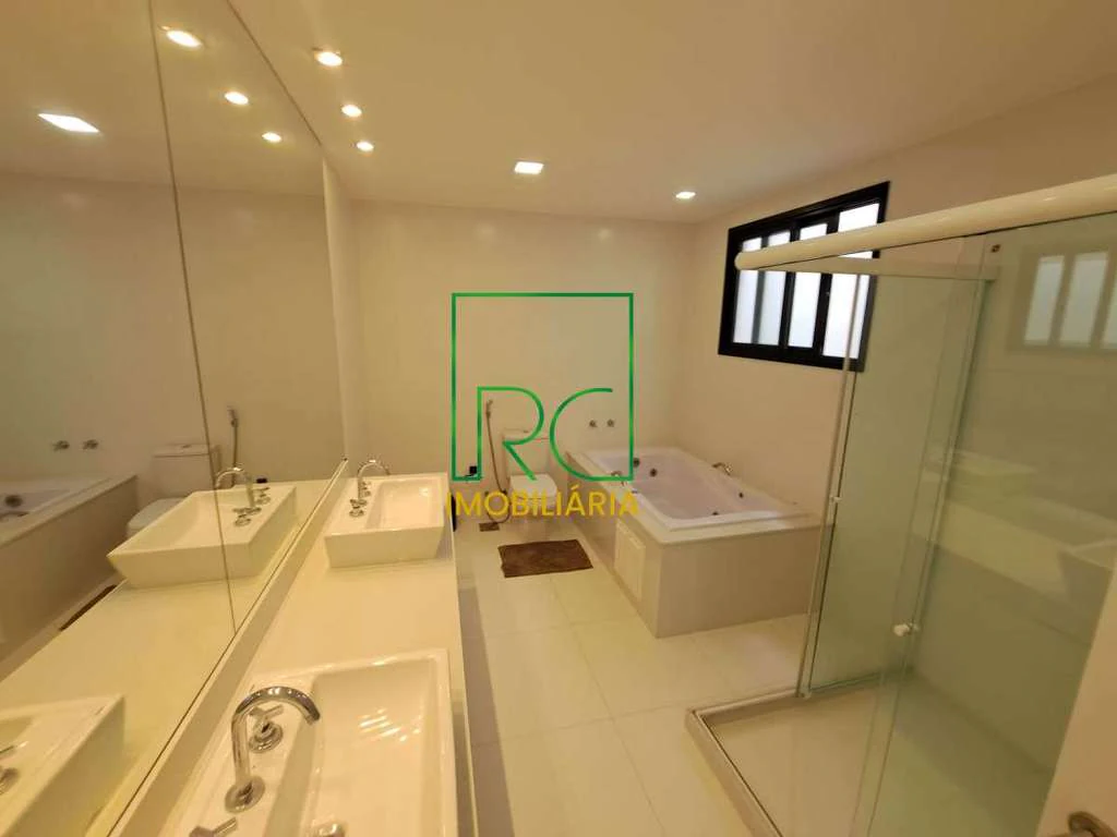 Condo house with 4 en-suite bedrooms and private garden — photo 7