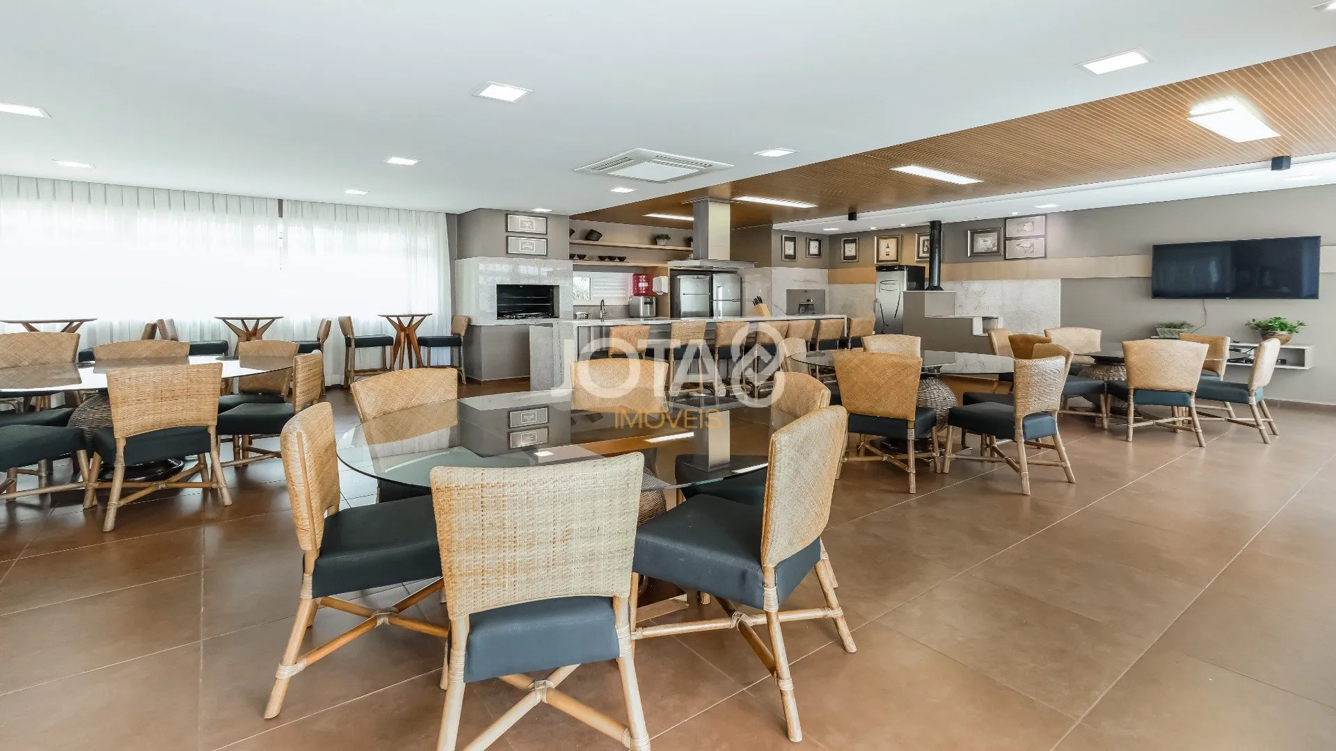 Furnished apartment, 267 m², with floor-to-ceiling windows — photo 45