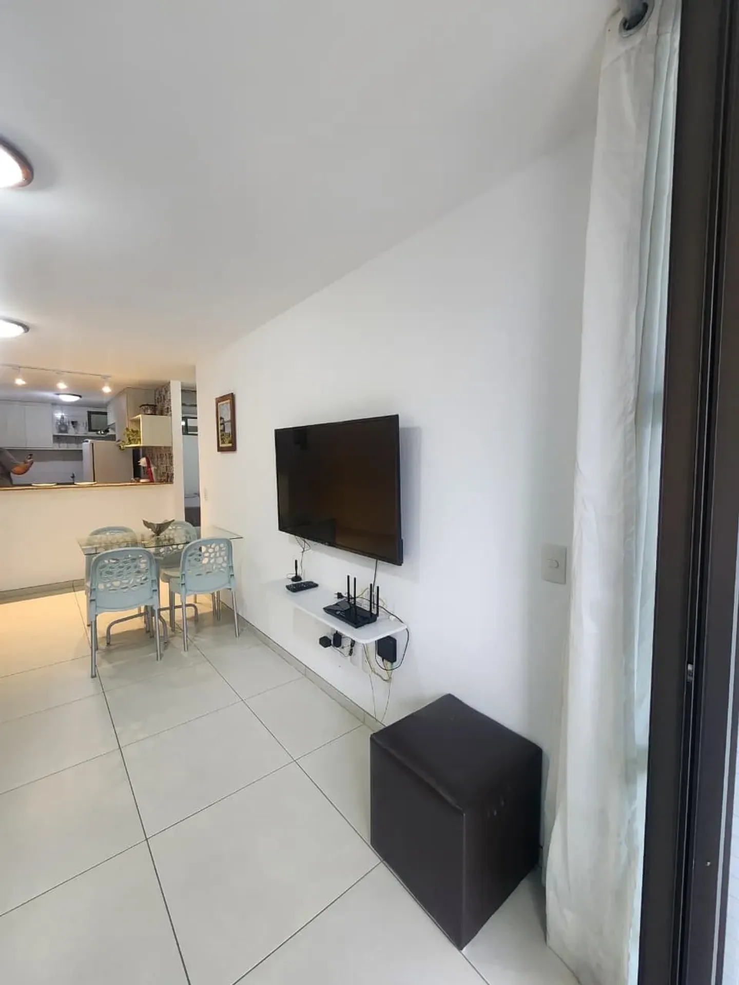 Furnished 2-bedroom apartment with city view — photo 16
