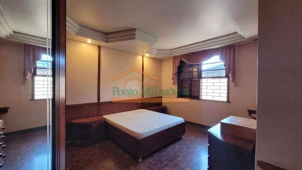 House with 3 bedrooms, 330 m² and 2 parking spaces — photo 7