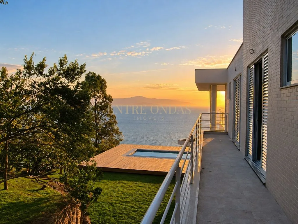718 m² house with a water view and floor-to-ceiling windows — photo 25