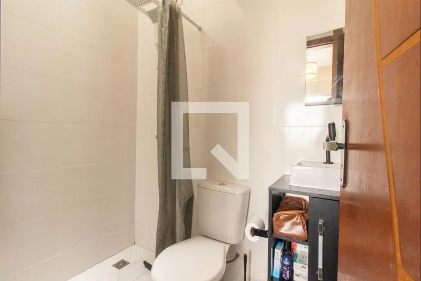 Furnished 2-bedroom house with 1 en-suite and private yard — photo 12