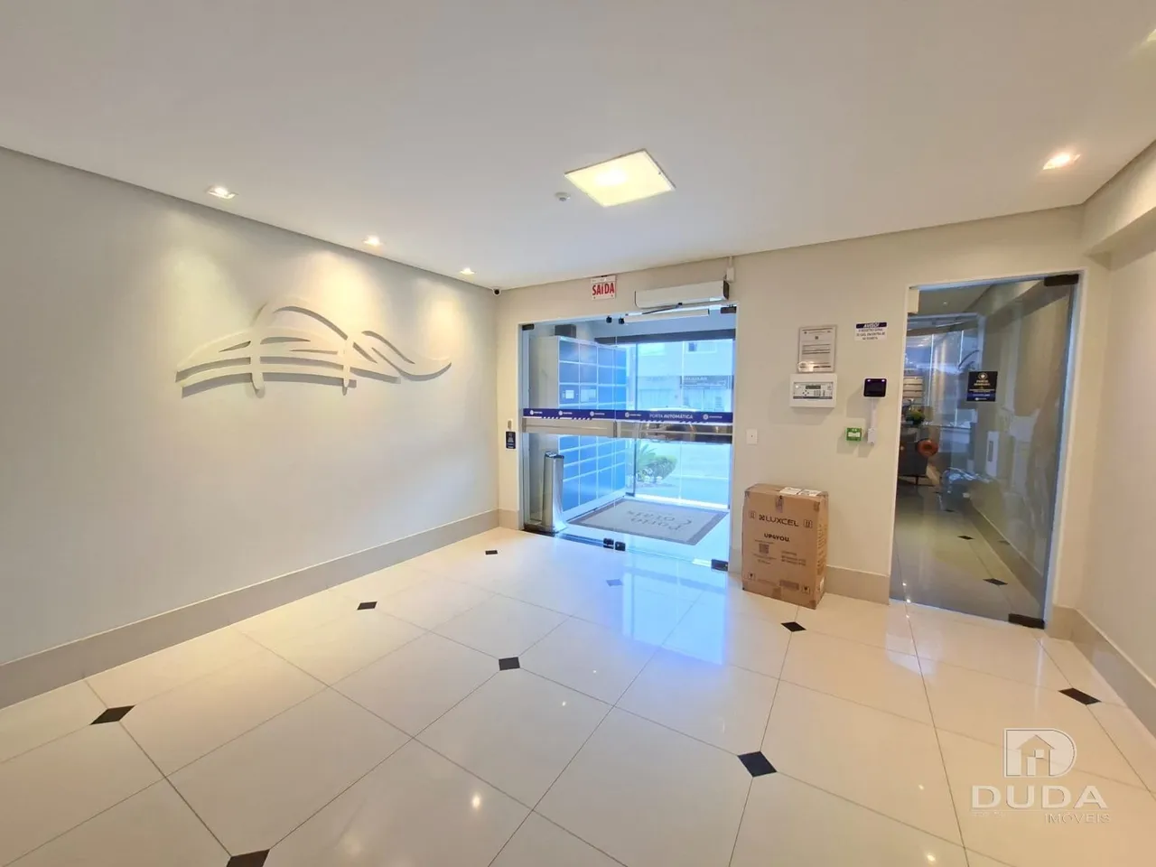 2-bedroom apartment in a building with a gym — photo 7