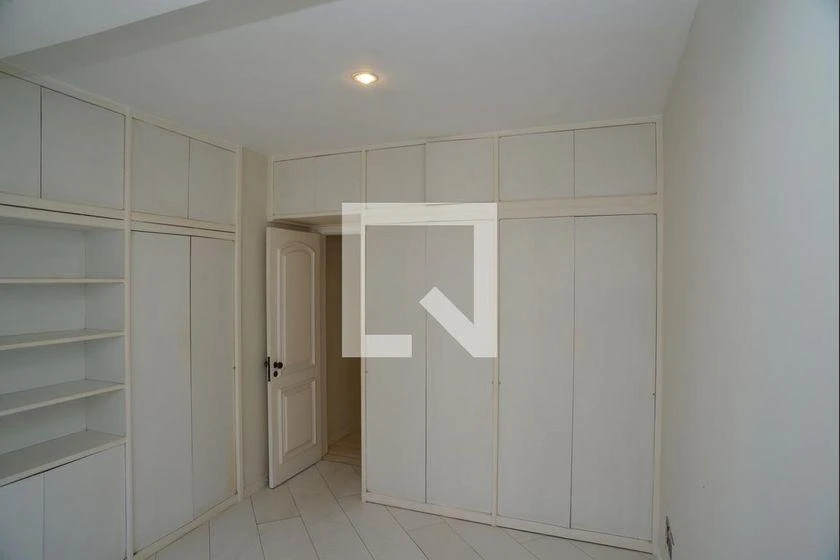 Apartamento para aluguel com 3 quartos e varanda de vidro — photo 8