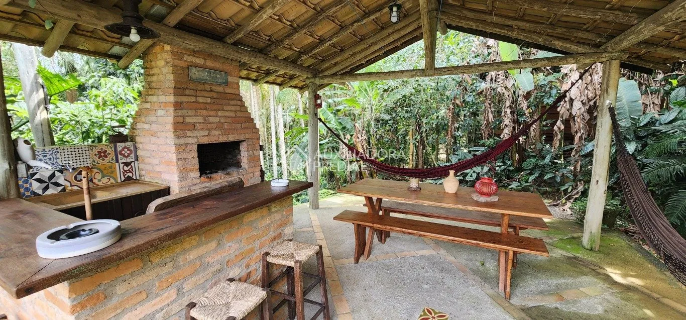 Furnished house with a balcony, 6 bedrooms and 3 baths — photo 42