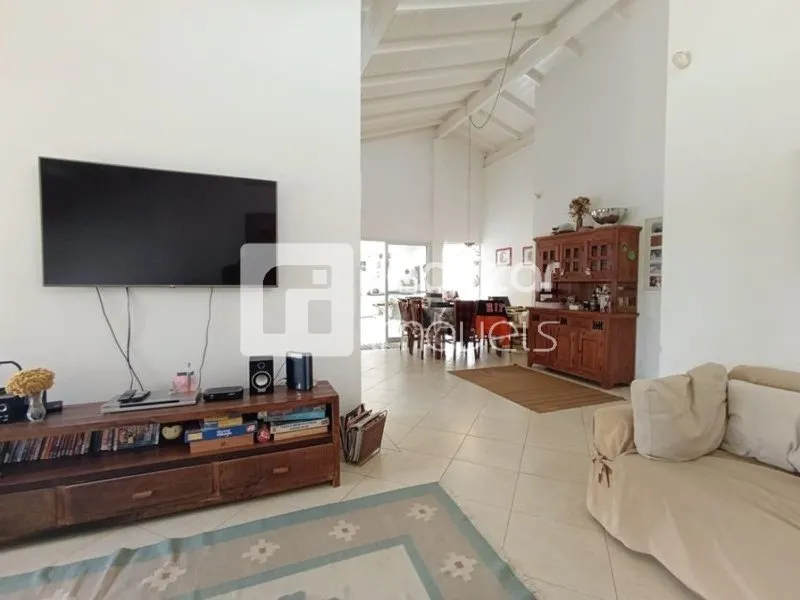 4-bedroom house with a garden — photo 26