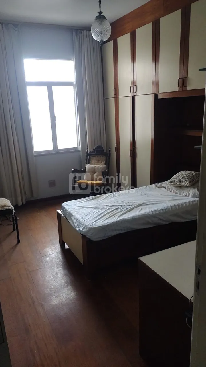 Furnished 3-bedroom apartment with 140 m² — photo 19