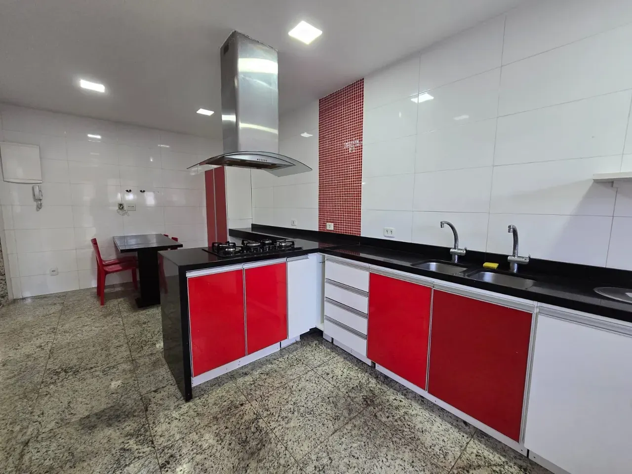 Casa para aluguel com 300 m², 5 quartos e cozinha a gás — photo 20