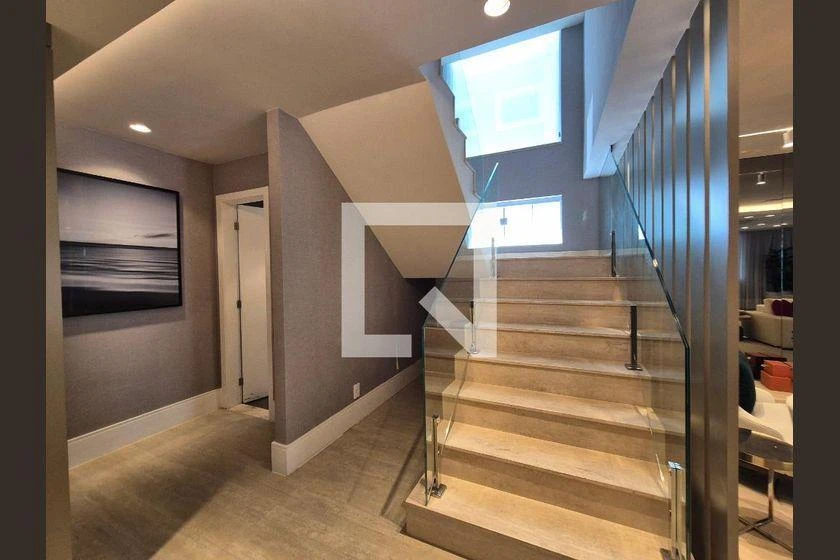 Home office in a 4-bedroom house, 373 m² — photo 18