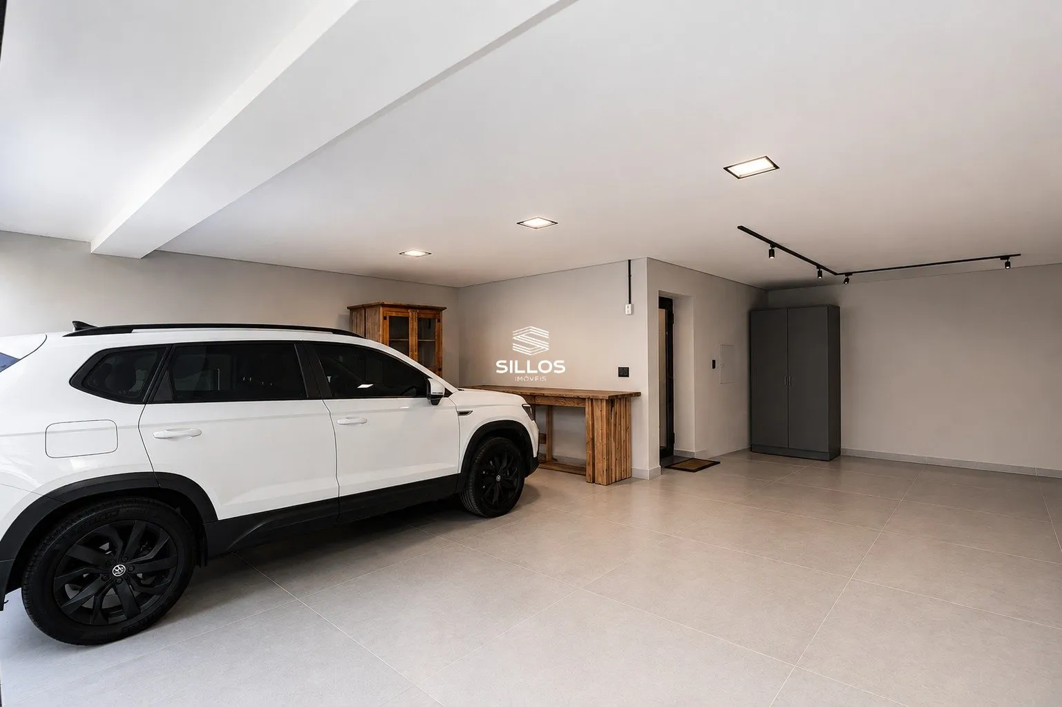 Condominium house with 5 bedrooms and 4 en-suites with balcony — photo 41