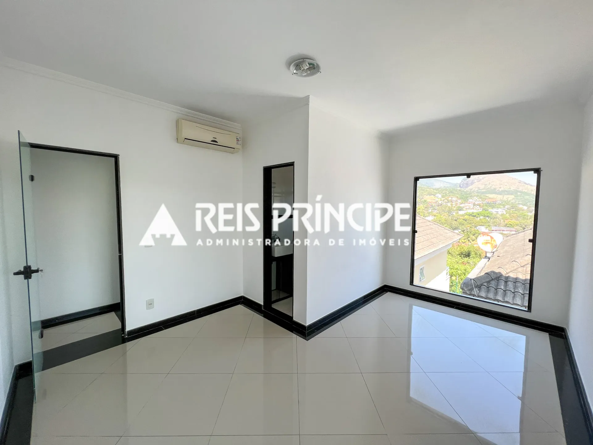 Casa duplex com 3 quartos e 5 banheiros e cozinha aberta — photo 25
