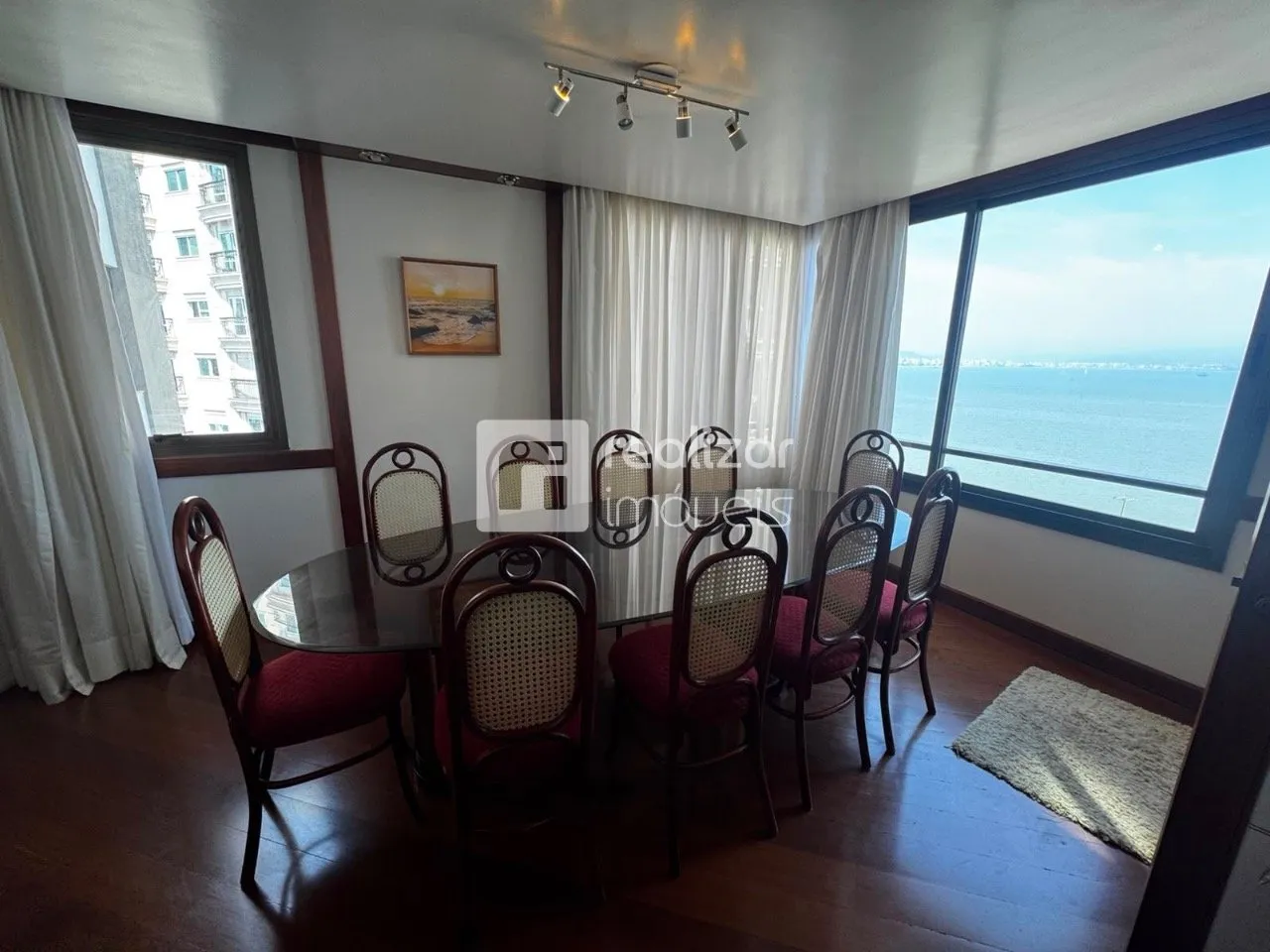 Apartamento de 290 m² com 4 dormitórios e varanda envidraçada — photo 16