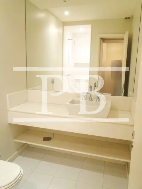 4-bedroom apartment with air conditioning — photo 22