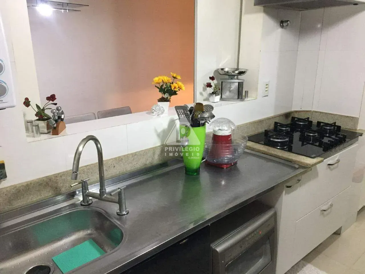 Departamento de 3 dormitorios con balcón cerrado con vidrio — photo 7