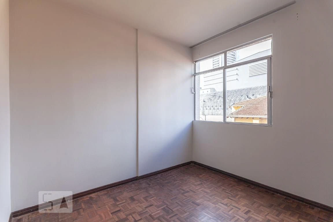 Unfurnished apartment with 3 bedrooms and 1 bathroom — photo 4