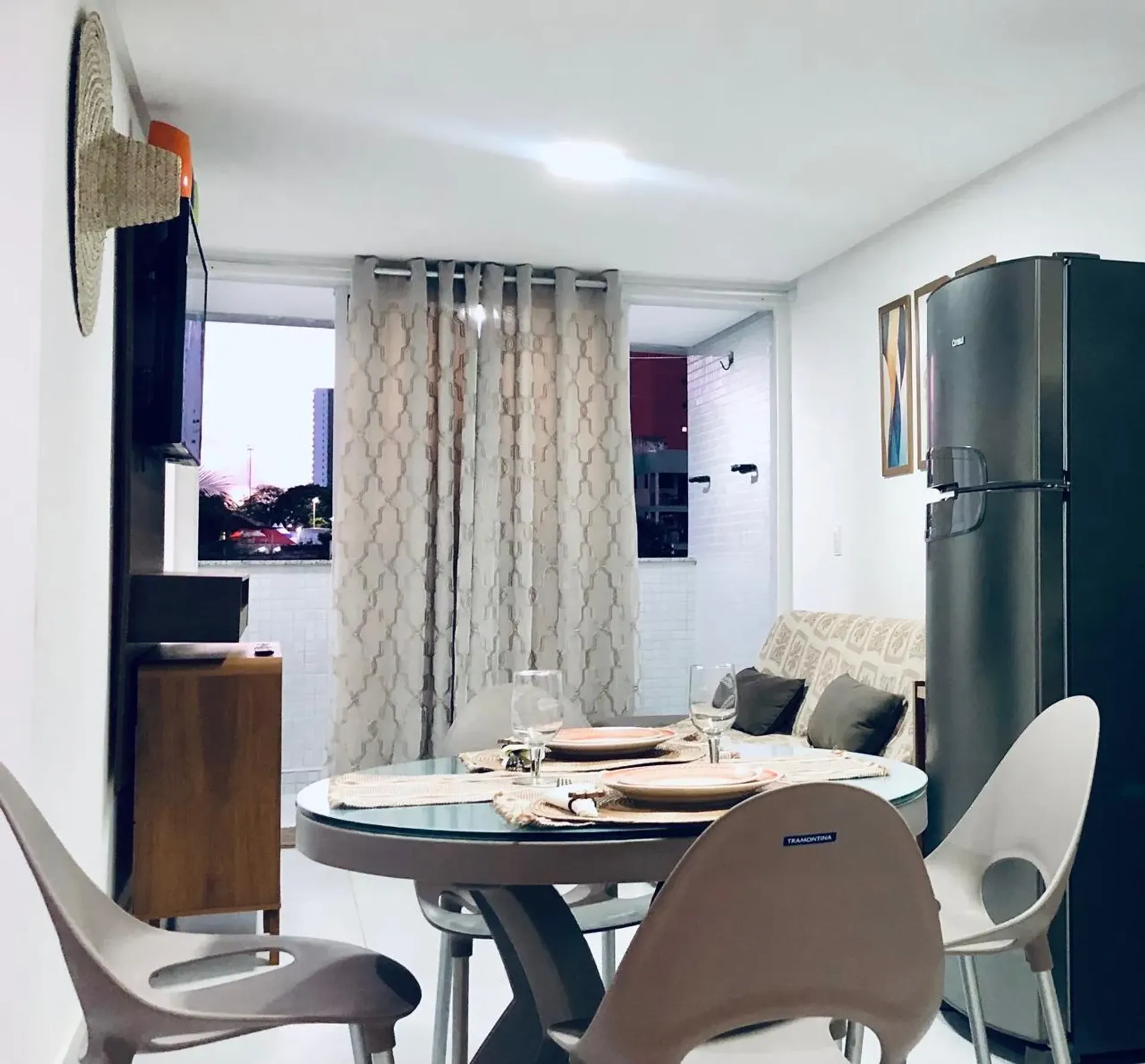 Furnished 1-bedroom apartment with private BBQ — photo 13
