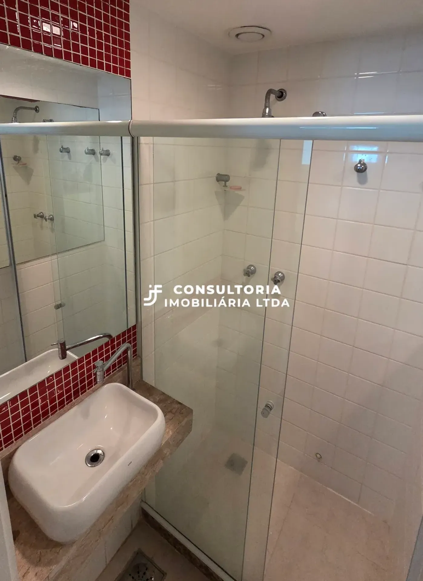 3-bedroom apartment in a building with a sauna — photo 44