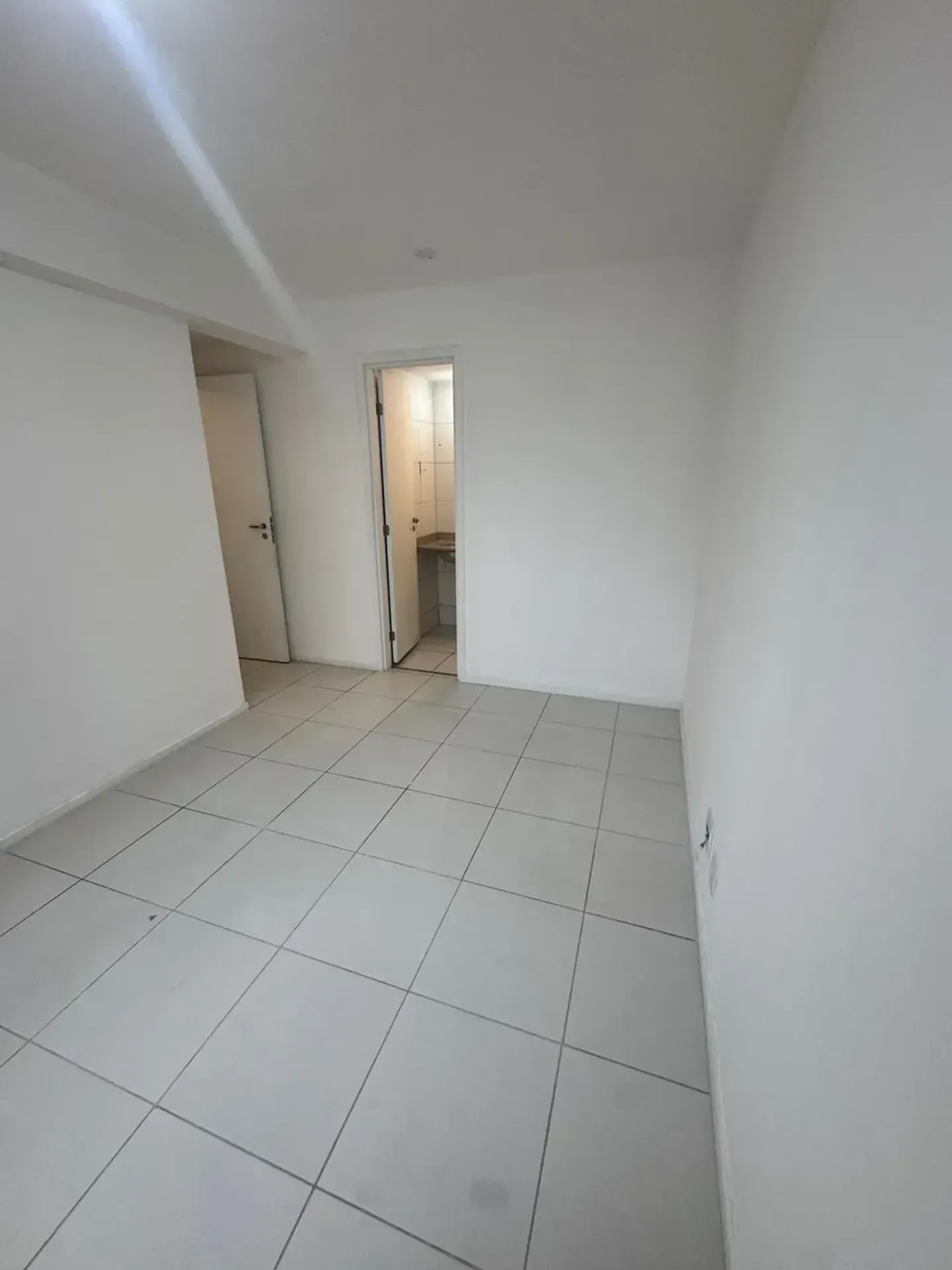 Apartment with 2 bathrooms and glass shower enclosures 61 m² — photo 19