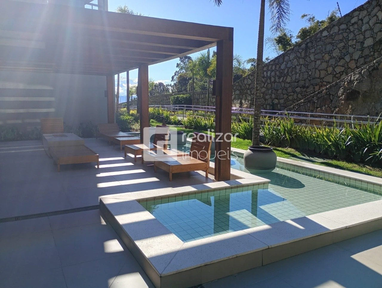 3-bedroom apartment with a water view in Florianópolis — photo 10
