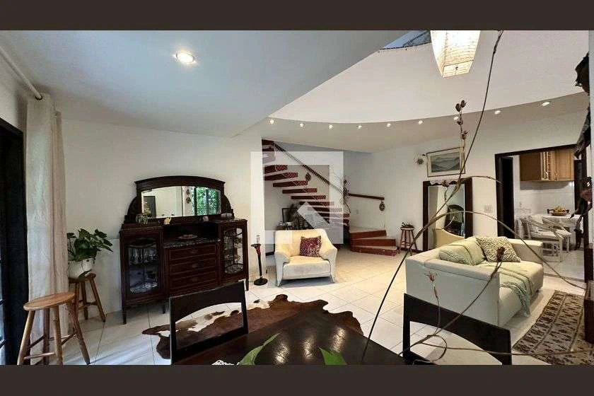 Casa com 5 quartos e cozinha aberta de 300 m² — photo 17
