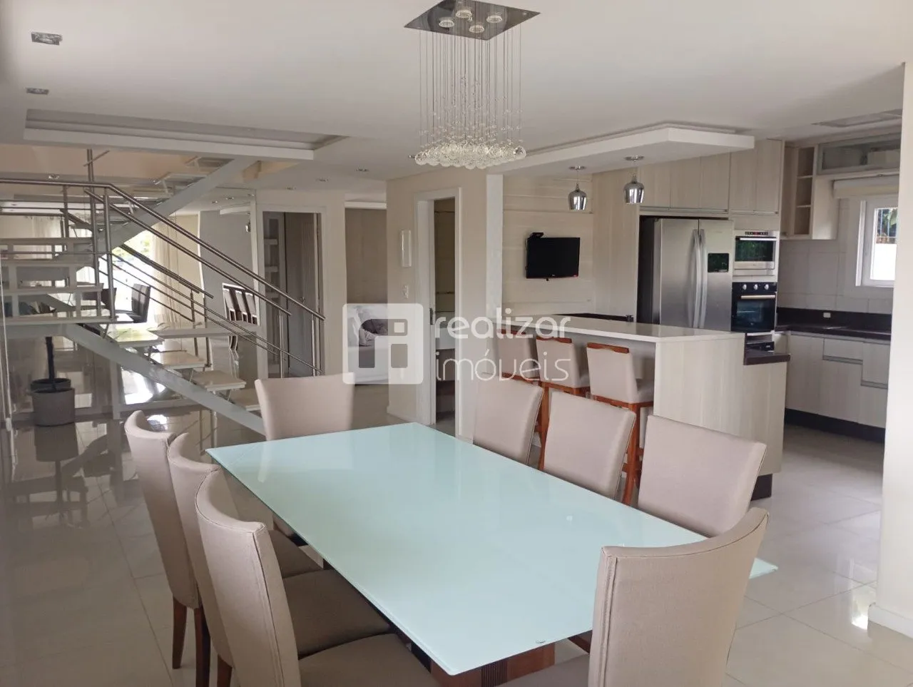 200 m² house with a private pool and a dishwasher — photo 5
