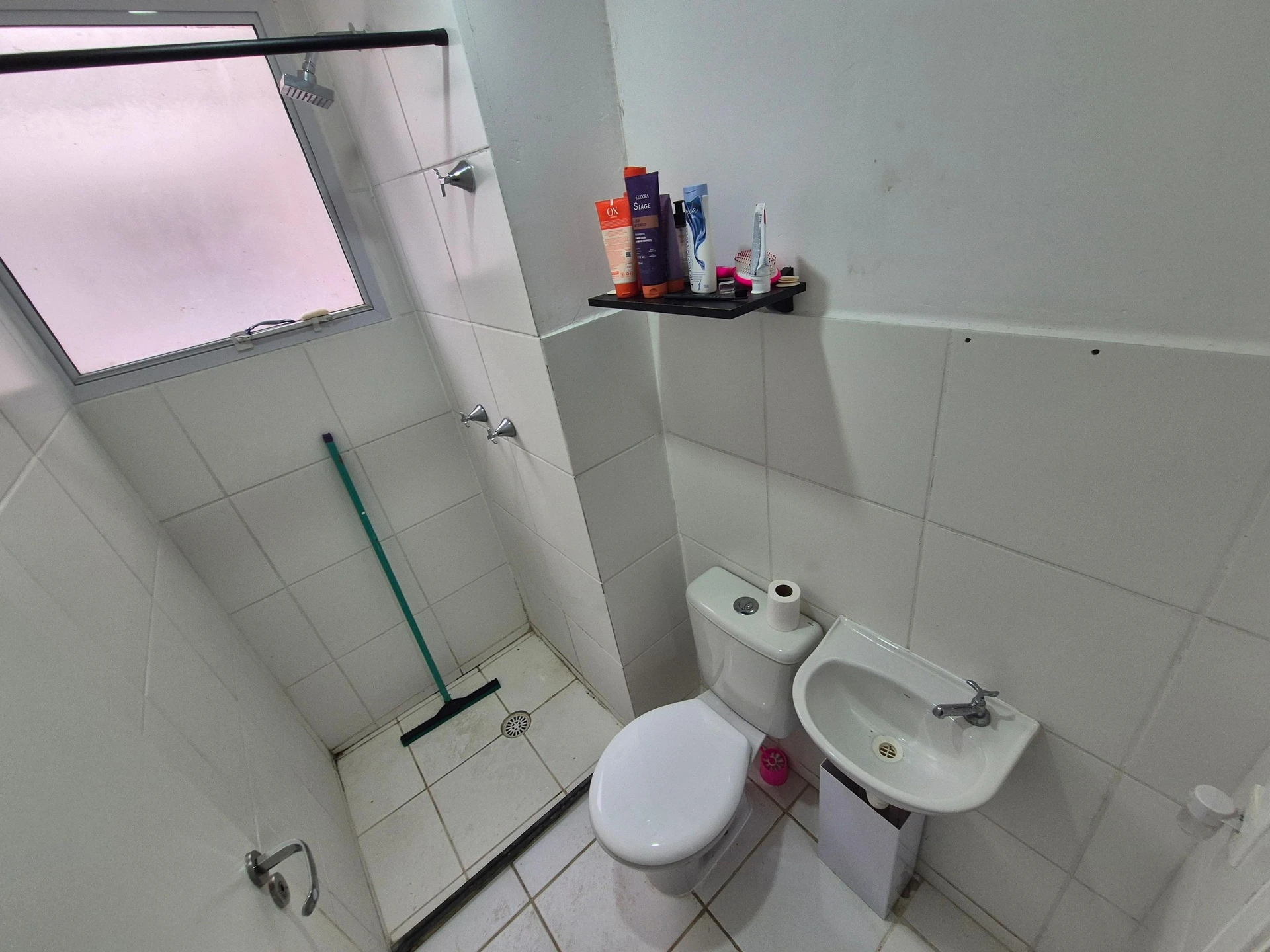 Furnished 2-bedroom apartment with open-plan kitchen — photo 19