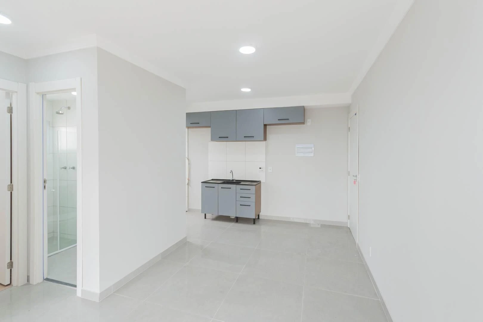 Unfurnished 2-bedroom apartment with balcony and laundry