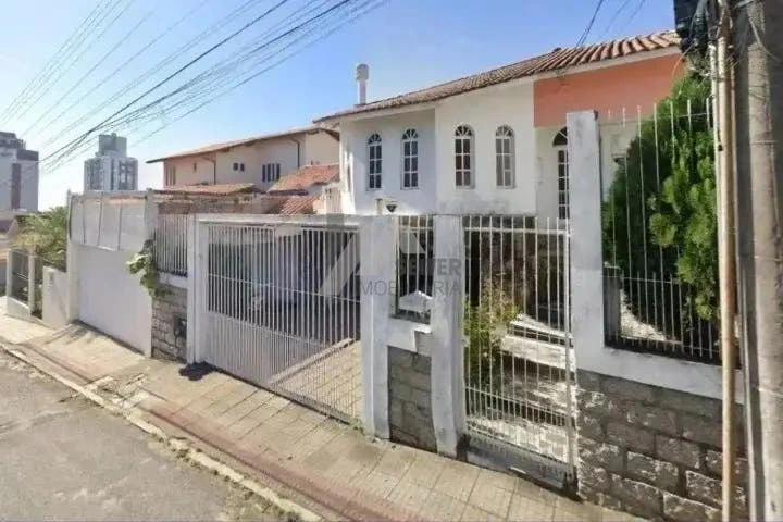 4-bedroom house with a home office in Florianópolis — photo 24