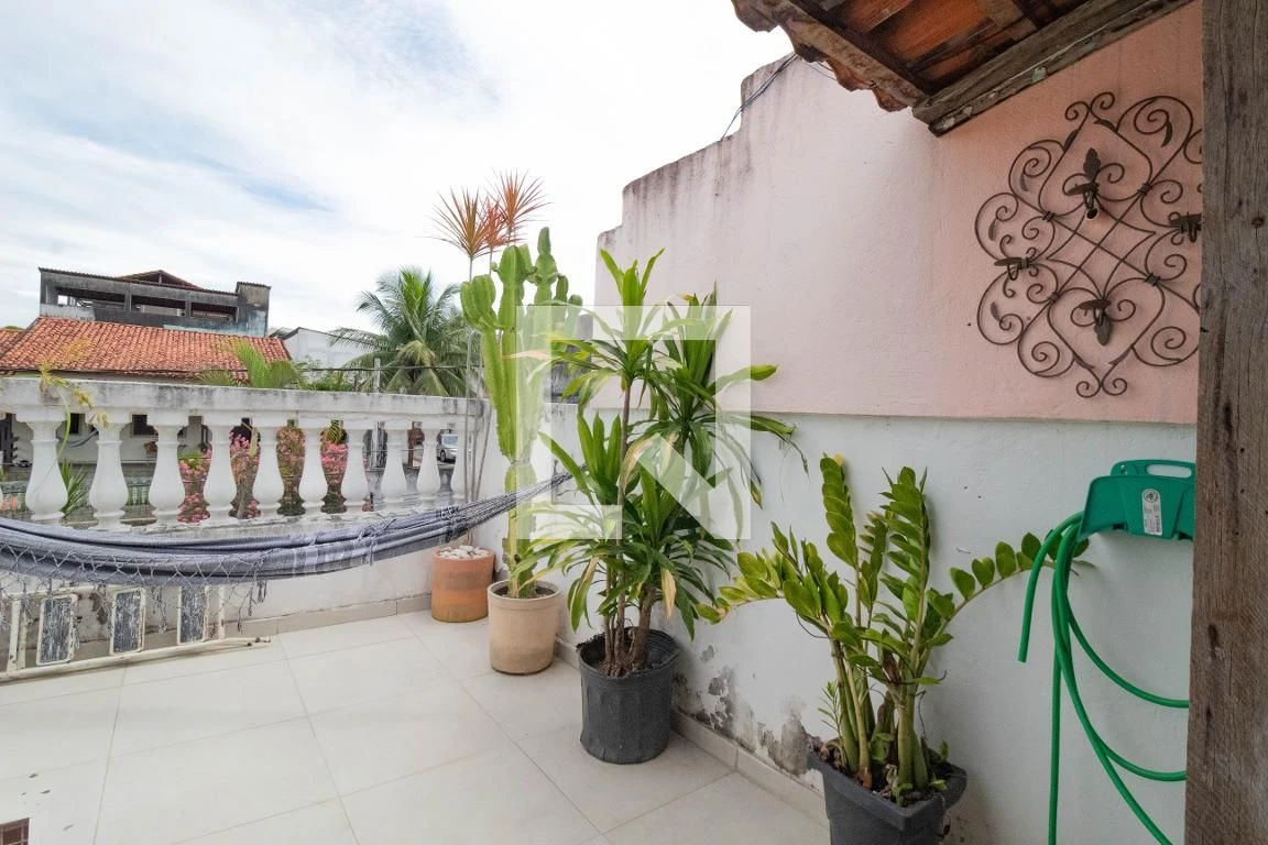 Casa sin amueblar con balcón, jardín privado y barbacoa