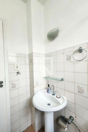 2-bedroom apartment with a bathtub — photo 41