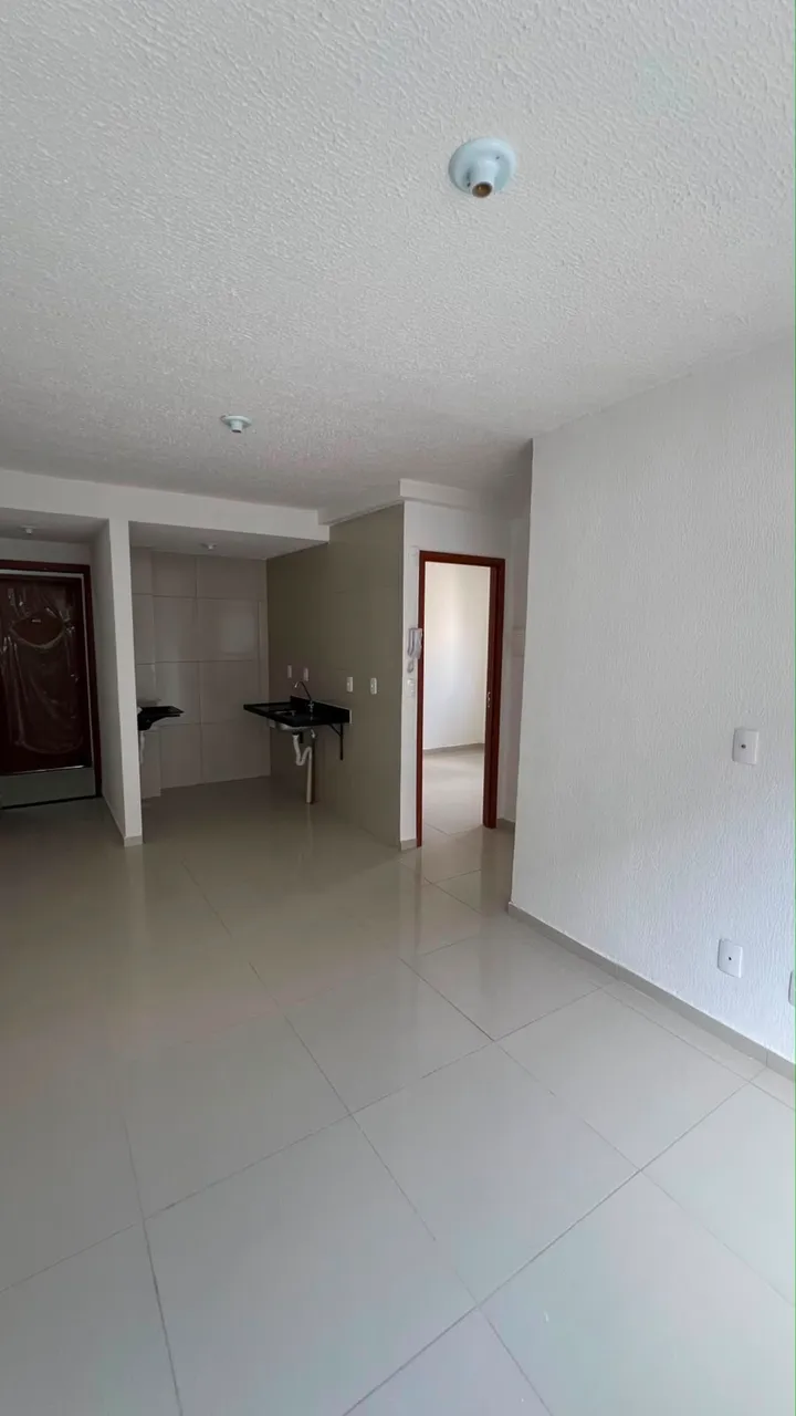Unfurnished 2-bedroom apartment with a separate kitchen — photo 2
