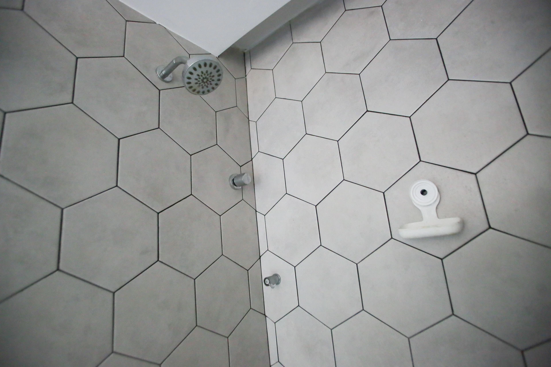 3-bedroom apartment with a balcony and 1 parking space — photo 14