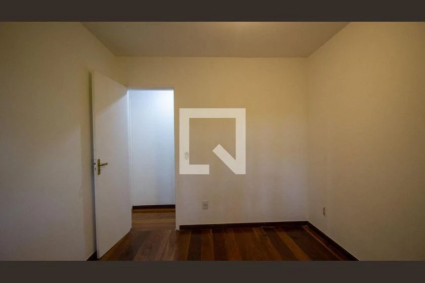 Casa com 4 quartos e churrasqueira na varanda — photo 22