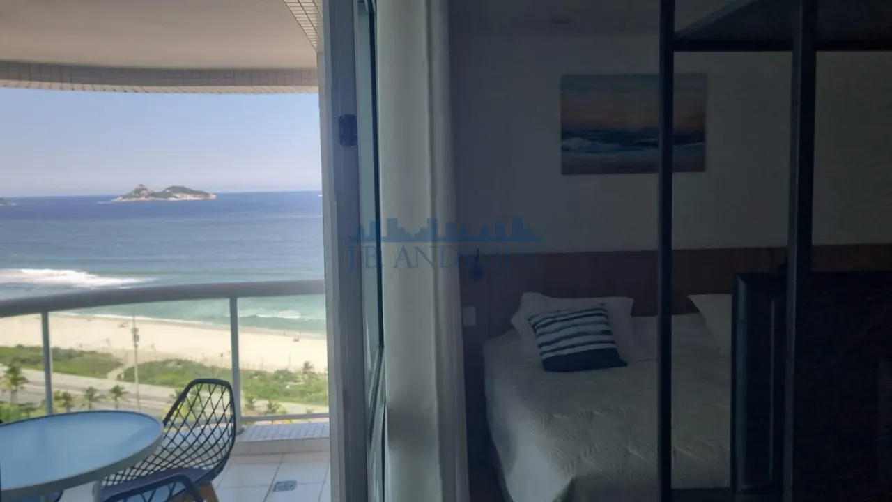 1-bedroom unfurnished apartment with glassed balcony — photo 2