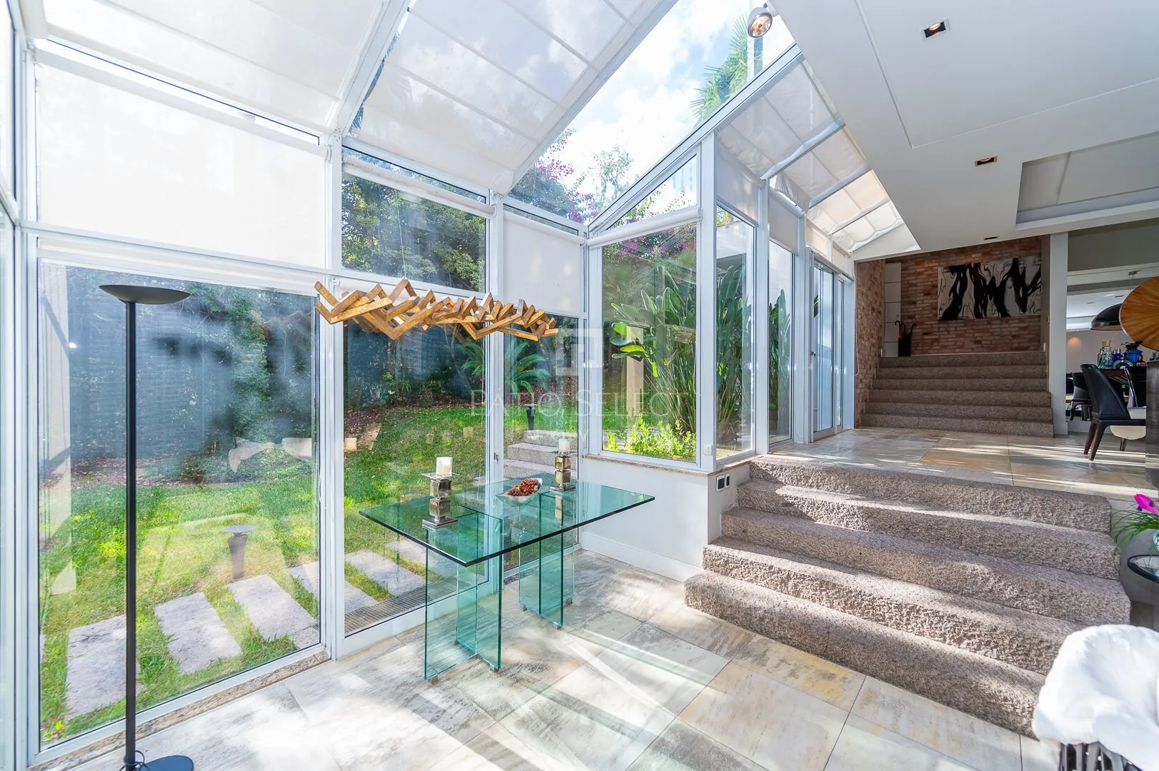 Floor-to-ceiling windows in a 6-bedroom house, 763 m² — photo 25
