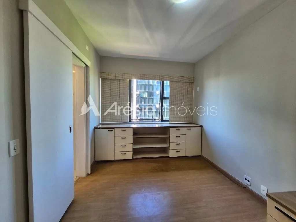 Apartment, 123 m², with wood or laminate floors — photo 6
