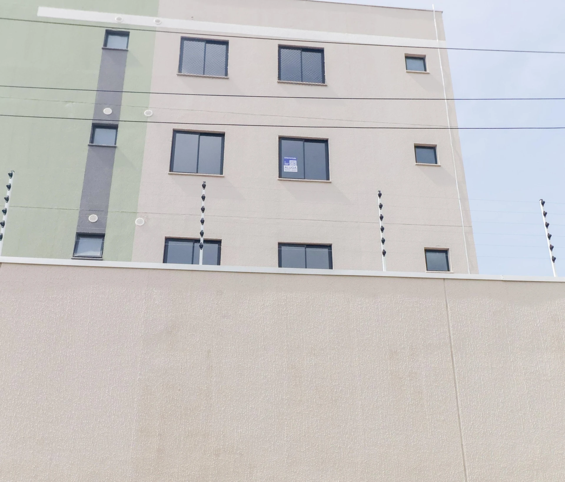 3-bedroom apartment with a grill on the balcony in Curitiba — photo 45